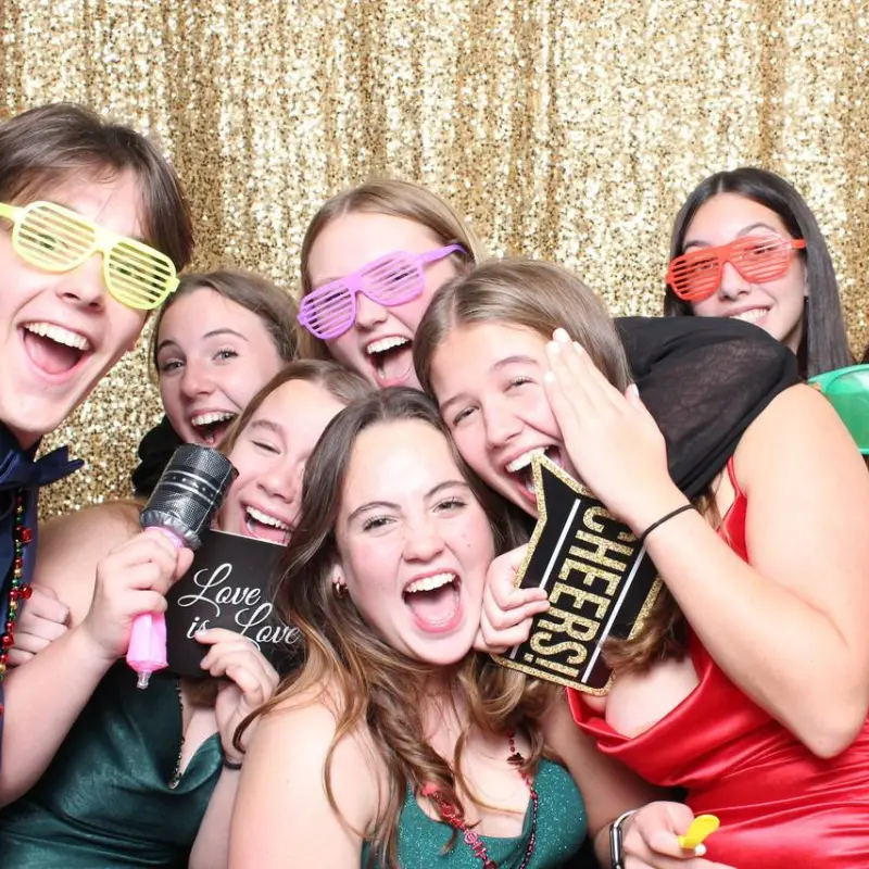 Personnes lors d’une location de photobooth